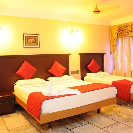 โฮเต็ล ซูบัม ปาลาณี Hotel ปัลนี ภายนอก รูปภาพ
