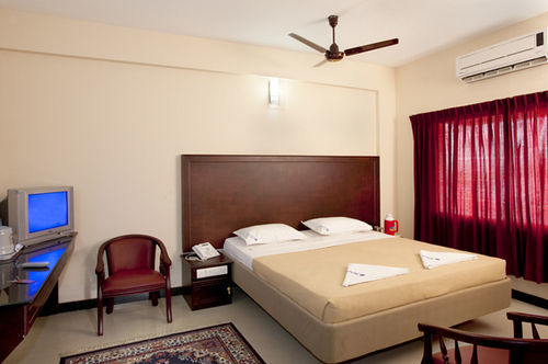 โฮเต็ล ซูบัม ปาลาณี Hotel ปัลนี ภายนอก รูปภาพ