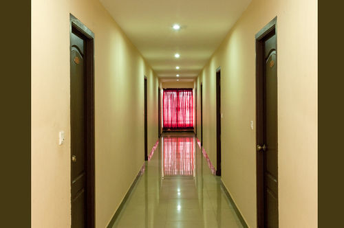 โฮเต็ล ซูบัม ปาลาณี Hotel ปัลนี ภายนอก รูปภาพ