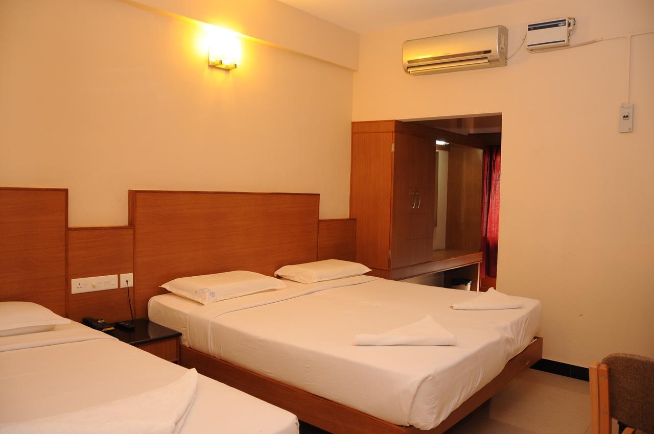 โฮเต็ล ซูบัม ปาลาณี Hotel ปัลนี ภายนอก รูปภาพ